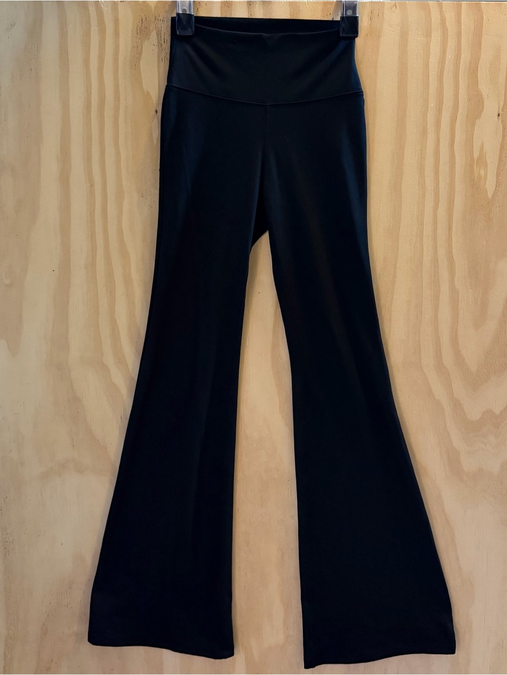 Wild Fable Black Flare Leggings Women’s Small Stretch High Rise Solid Yoga EUC
